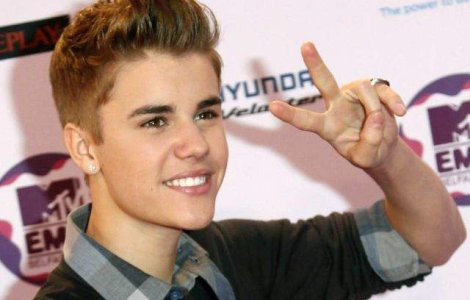 Justin Bieber, spitalizat dupa ce a lesinat pe scena