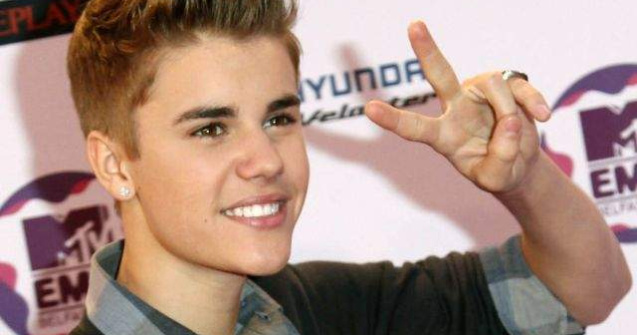 Justin Bieber, spitalizat dupa ce a lesinat pe scena