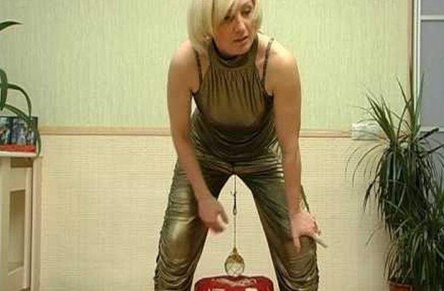 Cel mai puternic vagin din lume poate ridica pana la 14 kg