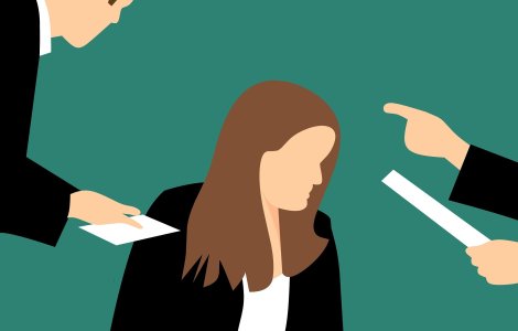 Iohannis a promulgat legea care interzice hărțuirea la locul de muncă