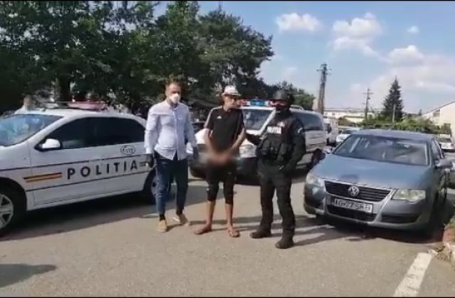 Trei bărbați au fost arestați după ce și-au t&acirc;lhărit un prieten căruia &icirc;i erau dator