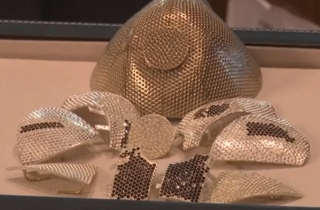 Compania care lucrează la masca de protecție de 1,5 milioane de dolari