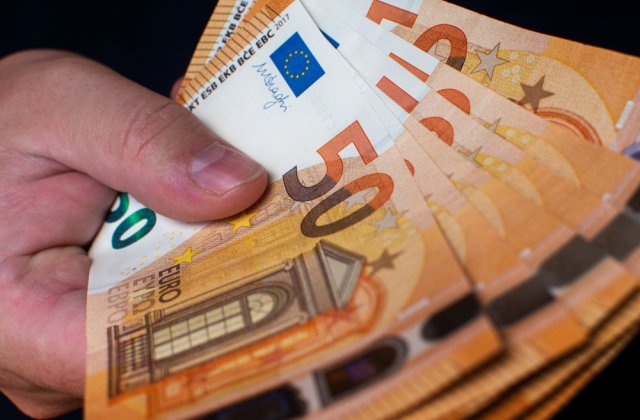 Firea vrea ca donatorii de plasmă să primească tichete de 1.000 de euro: „E nevoie de o excepție de la lege”