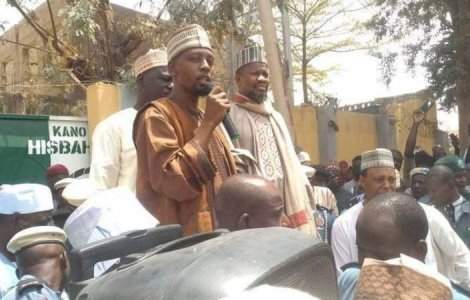 Un cântăreț a fost condamnat la moarte din cauza unei melodii