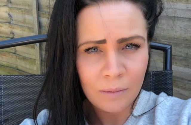 O tânără a murit în timp ce făcea curățenie, după ce a inhalat vaporii de la produsele de igienizare