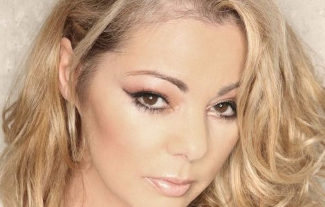 Sandra revine la viata