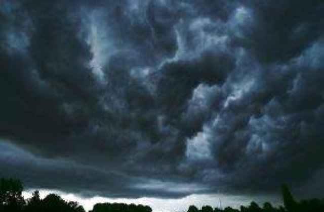 Un taifun puternic ameninta Japonia