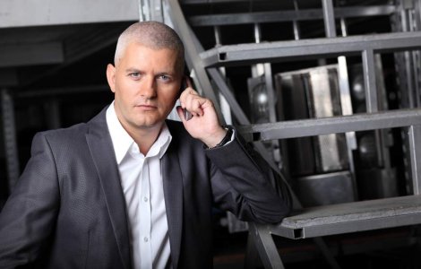 Raspunde la telefon, raspunde la provocare!