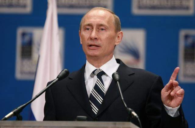 Mai multi scriitori rusi boicoteaza o intalnire cu Putin de ziua lui