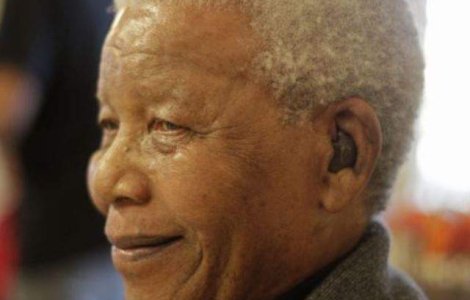Fostul presedinte Nelson Mandela, spitalizat pentru analize medicale