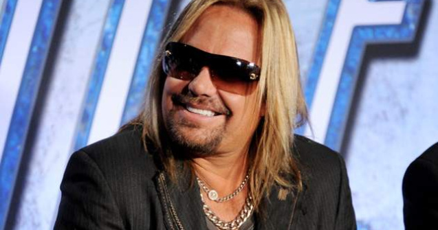Vince Neil, solistul trupei Motley Crue, operat de pietre la rinichi