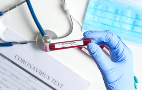 Doi angajați ai Curții de Conturi, testați pozitiv cu Covid-19