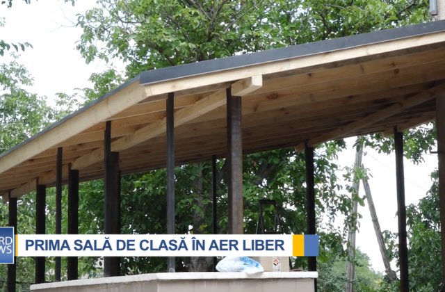 VIDEO Cum arată prima clasă în aer liber, construită într-un sat din Republica Moldova