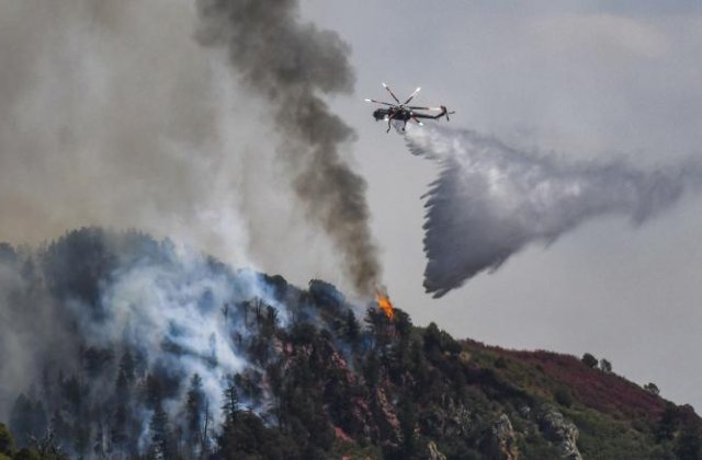 VIDEO Incendiul de vegetație din California a scăpat de sub control. Mai multe zone au fost evacuate