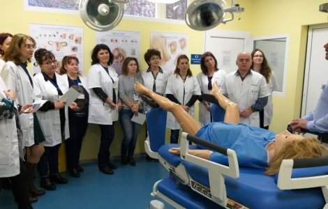 440 de medici și moașe din instituțiile publice și-au îmbunătățit competențele