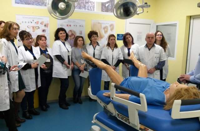 440 de medici și moașe din instituțiile publice și-au &icirc;mbunătățit nivelul de competențe
