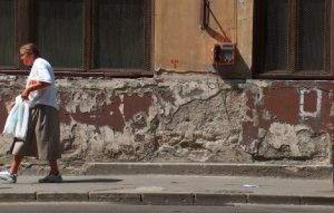 AFP: Romanii au iesit in strada impotriva austeritatii, pe fondul luptelor politice