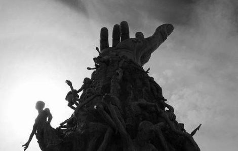 Deputatii au comemorat Holocaustul