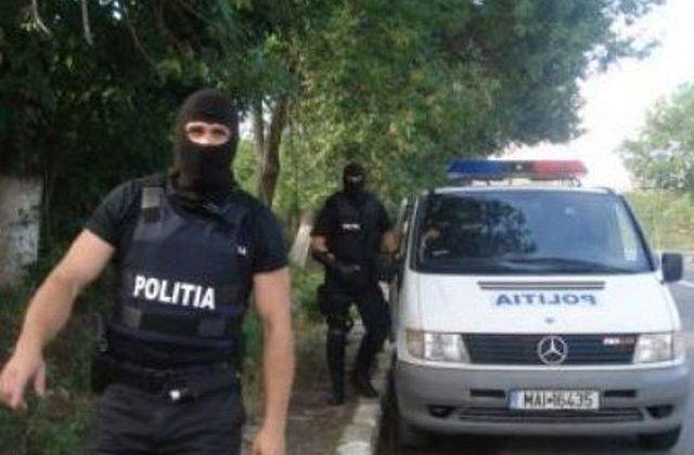 Perchezitii de amploare in trei judete si Capitala: Prejuduciul, 5 mil. lei