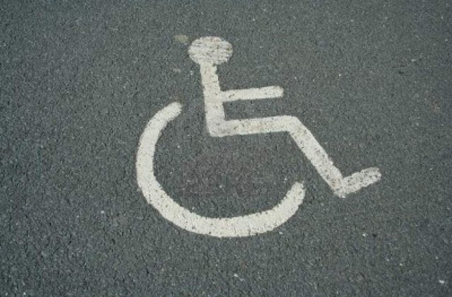 Se intampla in Canada: Un barbat in scaunul cu rotile a batut o gravida