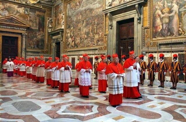A inceput Conclavul pentru desemnarea viitorului papa