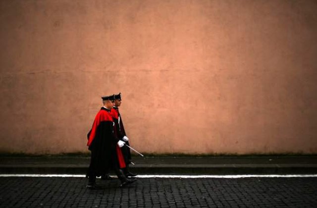 Prima zi de Conclav la Vatican s-a terminat fara alegerea unui papa