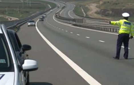 Un șofer beat și înarmat a fost oprit de polițiști pe Autostrada Soarelui