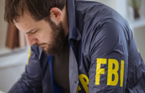 Un negociator FBI ne învață cum poți convinge oamenii să poarte mască