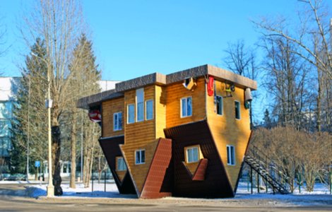  Top  Nebunie sau creativitate? Top 10 cele mai ciudate clădiri din lume