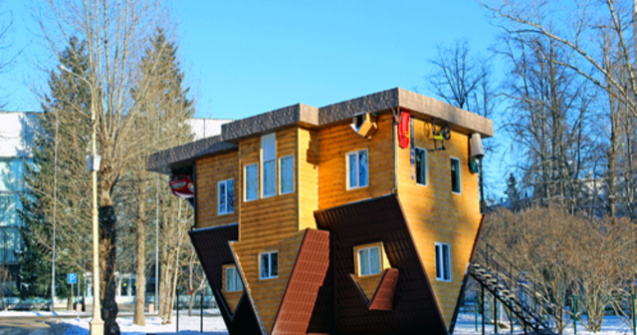  Top  Nebunie sau creativitate? Top 10 cele mai ciudate clădiri din lume