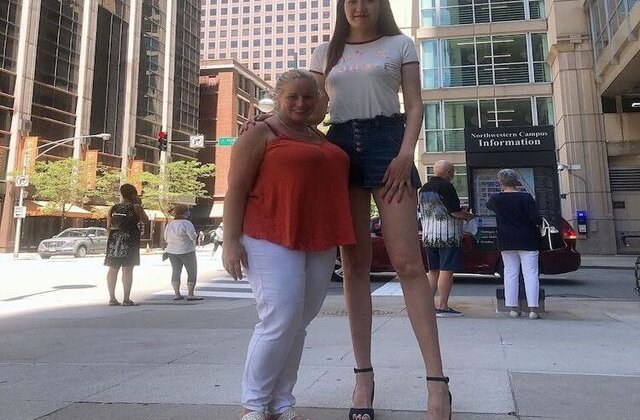 FOTO Ea este femeia cu cele mai lungi picioare din lume. Cât măsoară