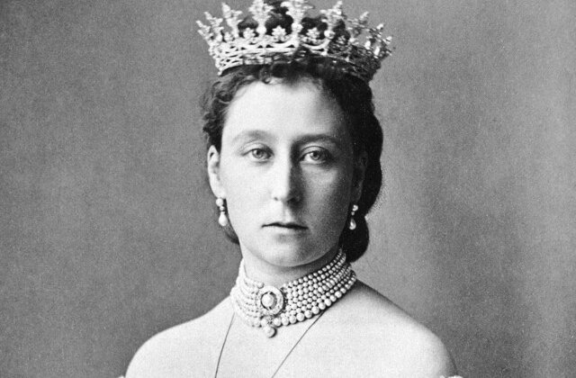 Tiara blestemată: De ce nimeni din familia regală nu vrea să o poarte