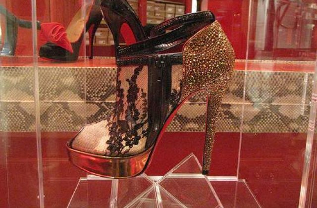 [VIDEO] Christian Louboutin: De la pantofi la &#39;Psycho-logic&#39;