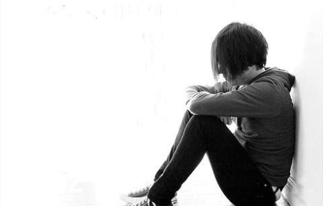 Sinucidere planuita pe internet. Doi minori au fost opriti la timp