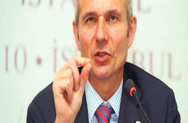 Lidington: Reforma sistemului social britanic nu ii va discrimina pe romani