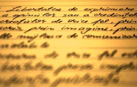 Dumnezeu, "bagat cu forta" in Constitutie