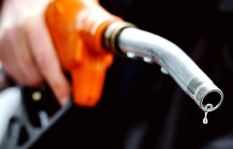 Petrom a ieftinit carburantii, de la miezul noptii