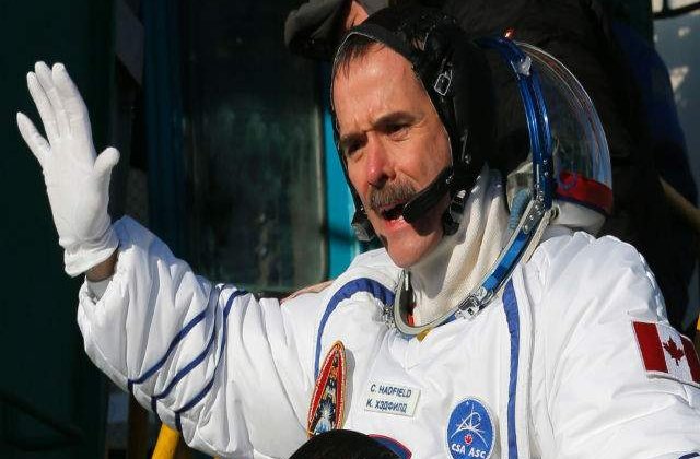 Un astronaut canadian a devenit comandantul Statiei Spatiale Internationale