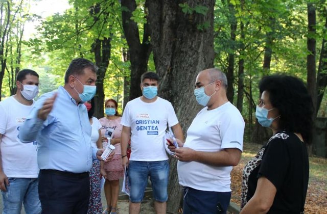 PNL Argeș acuză PSD că folosește în campania electorală angajați din Primărie și din firmele Consiliului Local