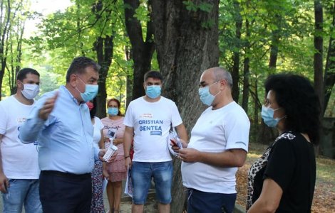 PNL Argeș acuză PSD că folosește în campania electorală angajați din Primărie