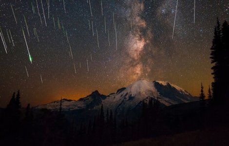 VIDEO Ploaie de stele căzătoare: Perseidele surprinse în imagini magnifice