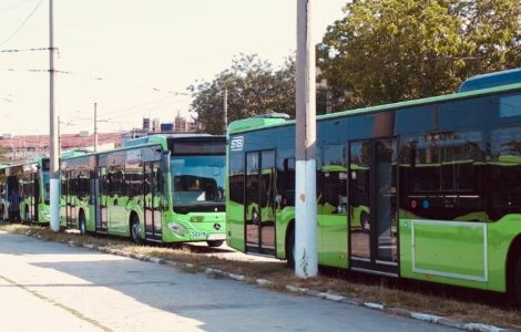 Firea: „Au sosit în București încă 30 de autobuze hibrid Mercedes Citaro”