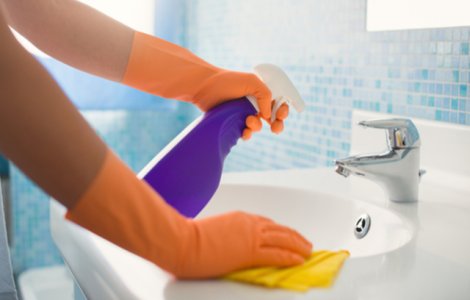Trucul care te va ajuta să îți ții baia mereu curată. E gata în 30 de secunde
