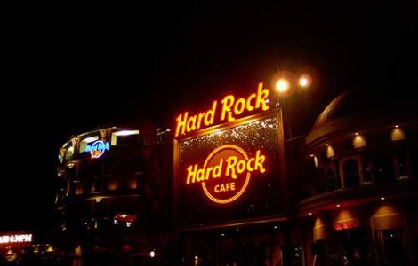 Pinktober: Hard Rock Cafe lupta impotriva cancerului la san