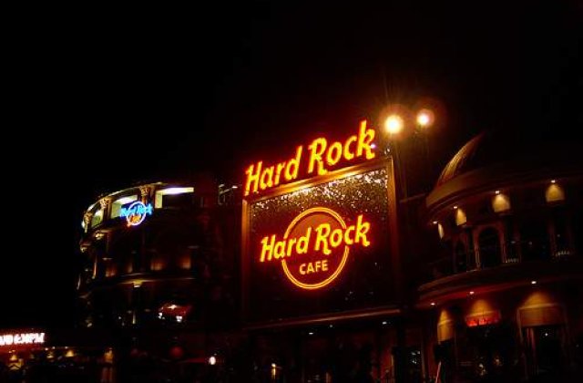 Pinktober: Hard Rock Cafe lupta impotriva cancerului la san