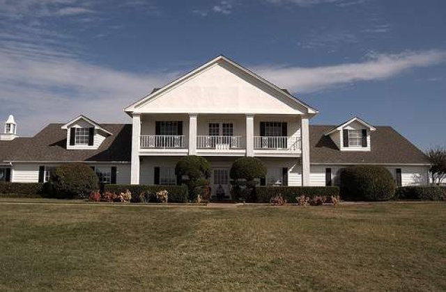 'Dallas' revine pe micile ecrane