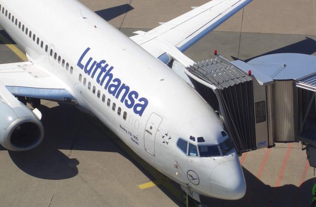 Pasagerii Lufthansa s-ar putea conecta la Internet in timpul zborului