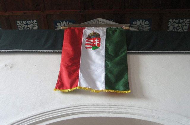 Ziua Maghiarilor: Drapelul secuiesc, alaturi de tricolorul roman pentru prima data