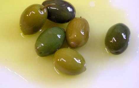 Mirosul uleiului de masline, secretul pentru o silueta fina