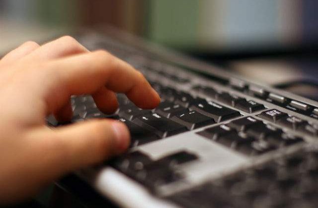 Supravegherea pe Internet practicata de FBI este anticonstitutionala